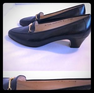 Ferragamo pumps Size 10B narrow (Navy)